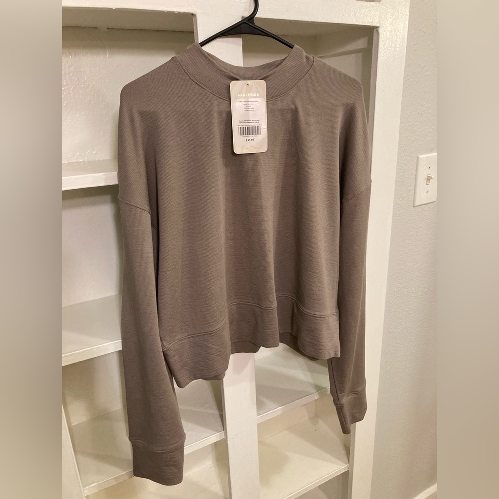 NWT Fabletics Luna long sleeve pullover - Size XL